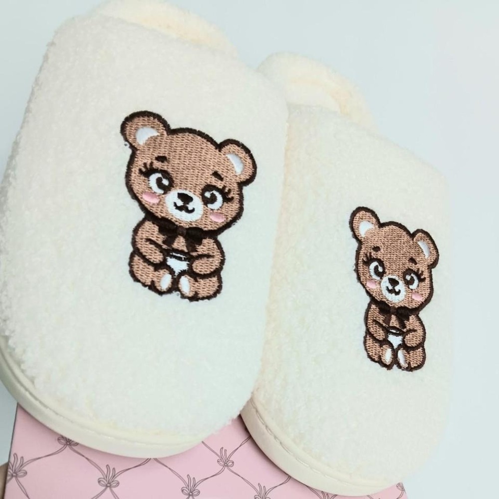Willow & Ruby Blushing Teddy Bear Slippers Size L‎ (9/10) Slip On NEW